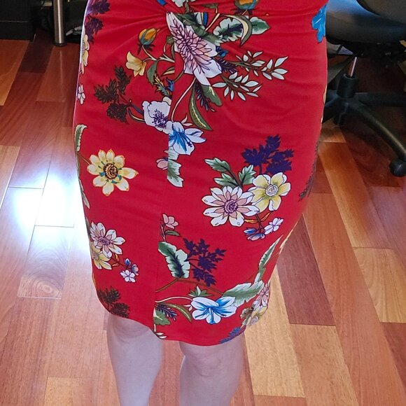 Colourful Floral red dress Colori, made in Canada - Picture 3 of 9